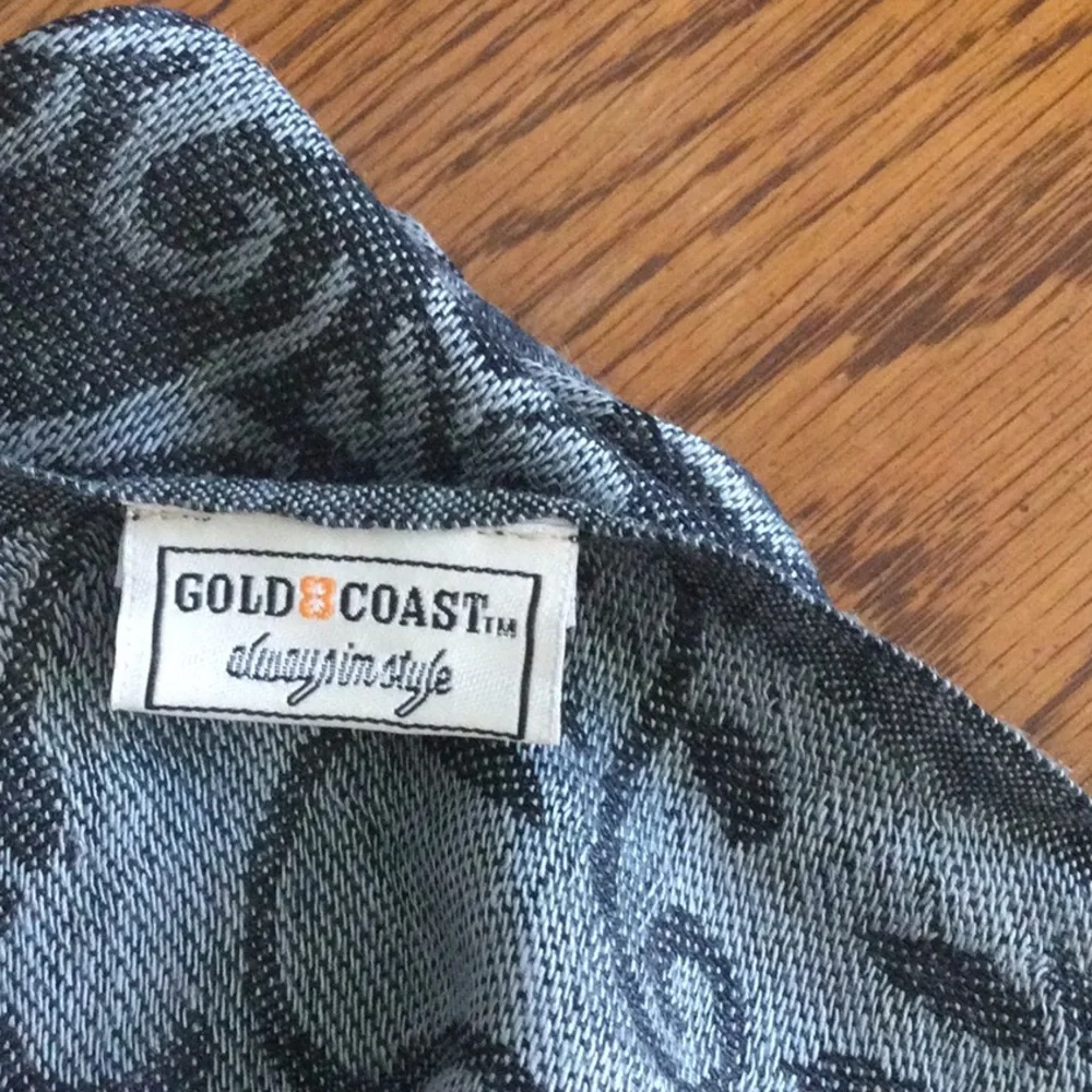 Gold Coast Scarf/Wrap - Picture 5 of 6